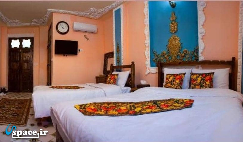 نمای داخلی اتاق خوش نشین هتل سنتی تابش - شیراز