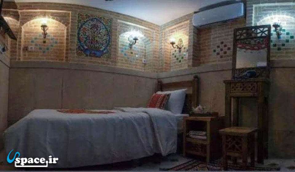نمای داخلی اتاق دلنواز هتل سنتی تابش - شیراز