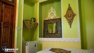 نمای داخلی اتاق گل آرا هتل سنتی تابش - شیراز